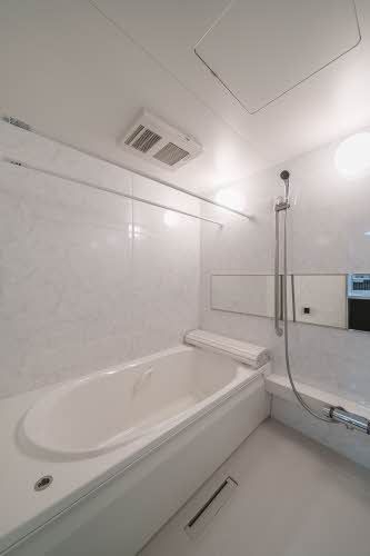 バス・シャワールーム　バスルーム