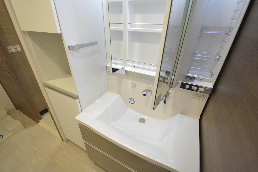 洗面設備　洗髪洗面化粧台