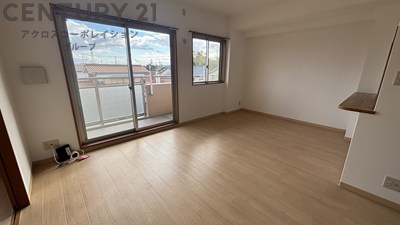 居室・リビング　床色が明るくて綺麗です♪