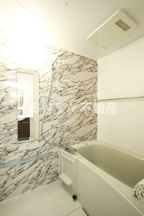 バス・シャワールーム　お風呂です