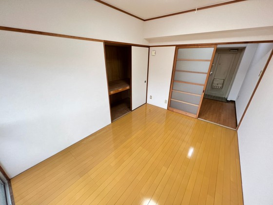 居室・リビング　※別部屋の写真です