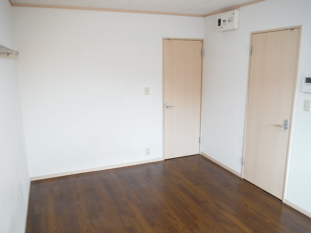 居室・リビング　こちらの居間で趣味の時間をお楽しみください