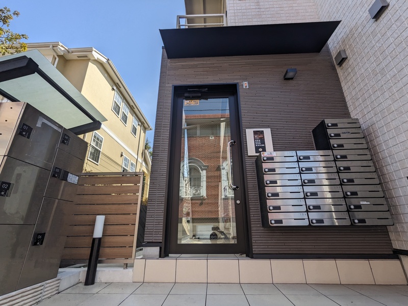 エントランス　★044-299-8985までお気軽にお電話下さい♪