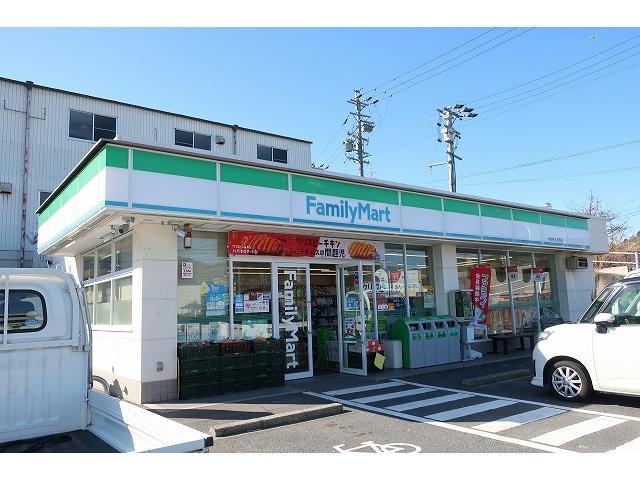 コンビニ　ファミリーマート（コンビニ）まで350m
