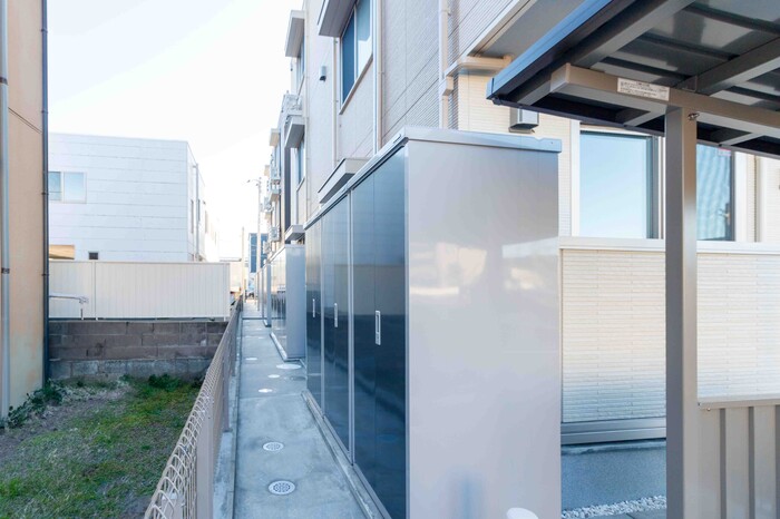 その他設備　タイヤなどしまえるトランクルームもございます♪