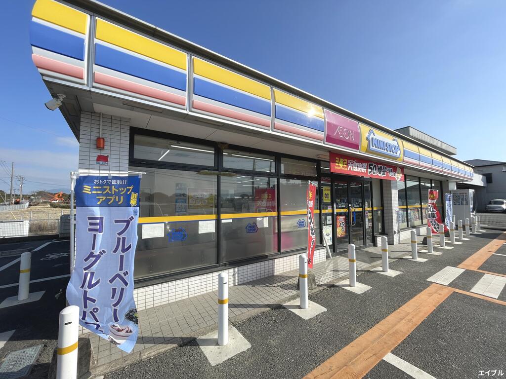 コンビニ　ミニストップ小郡上岩田店（コンビニ）まで378m