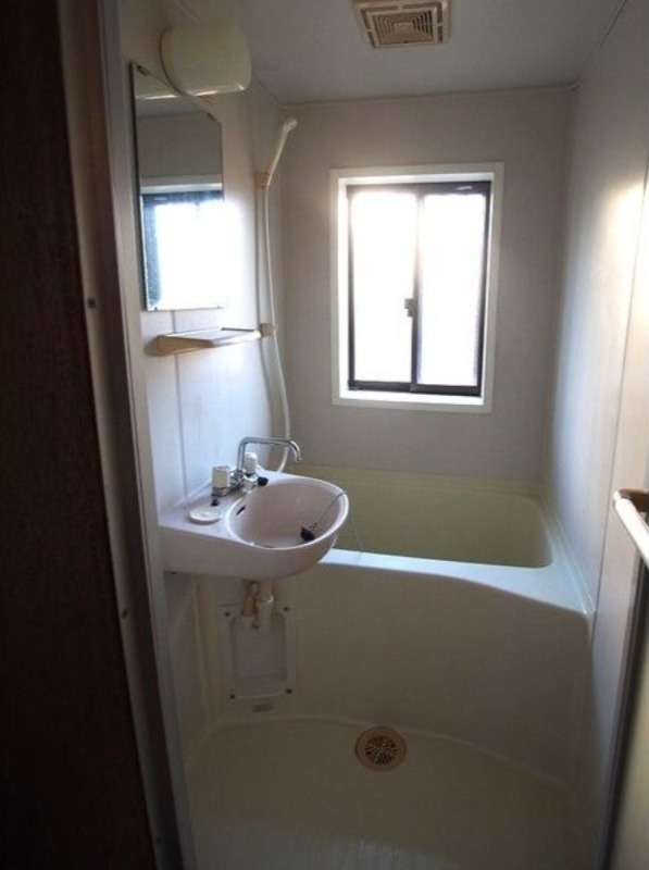 バス・シャワールーム　図面と現状に相違がある場合には現状を優先