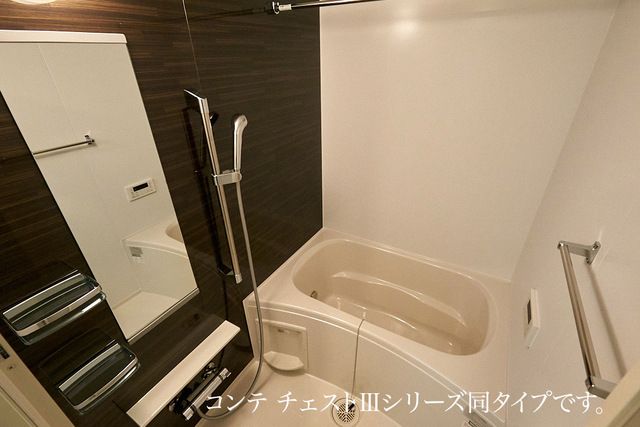メゾンド トレーフルの風呂写真