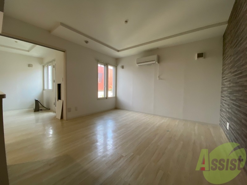 居室・リビング　広くてキレイなお部屋が広がっていて、充実した生活が送れそう。