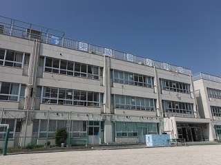 小学校　葛飾区立東綾瀬小学校（小学校）まで375m