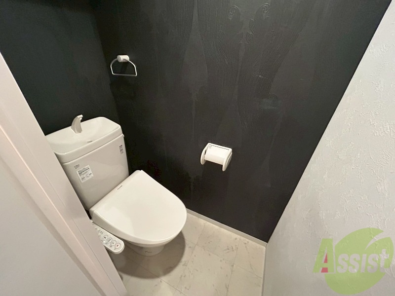 トイレ　こちらはトイレです。清潔感があり、安心して使用できます。