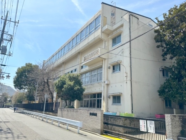 小学校　川越市立中央小学校（小学校）まで251m