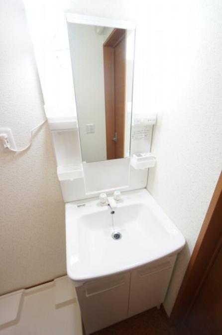 洗面設備　※同物件・反転タイプの写真です。