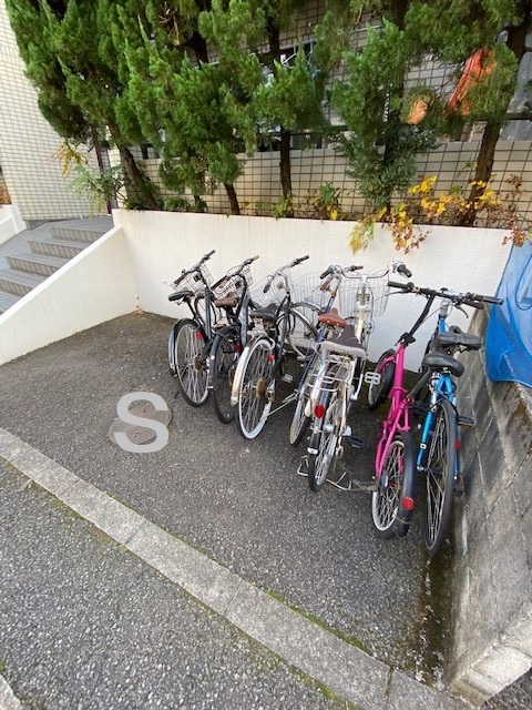 その他　１台まで無料駐輪場