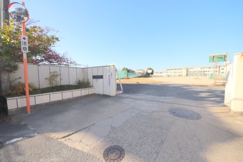 中学校　奈良市立京西中学校（中学校）まで2095m