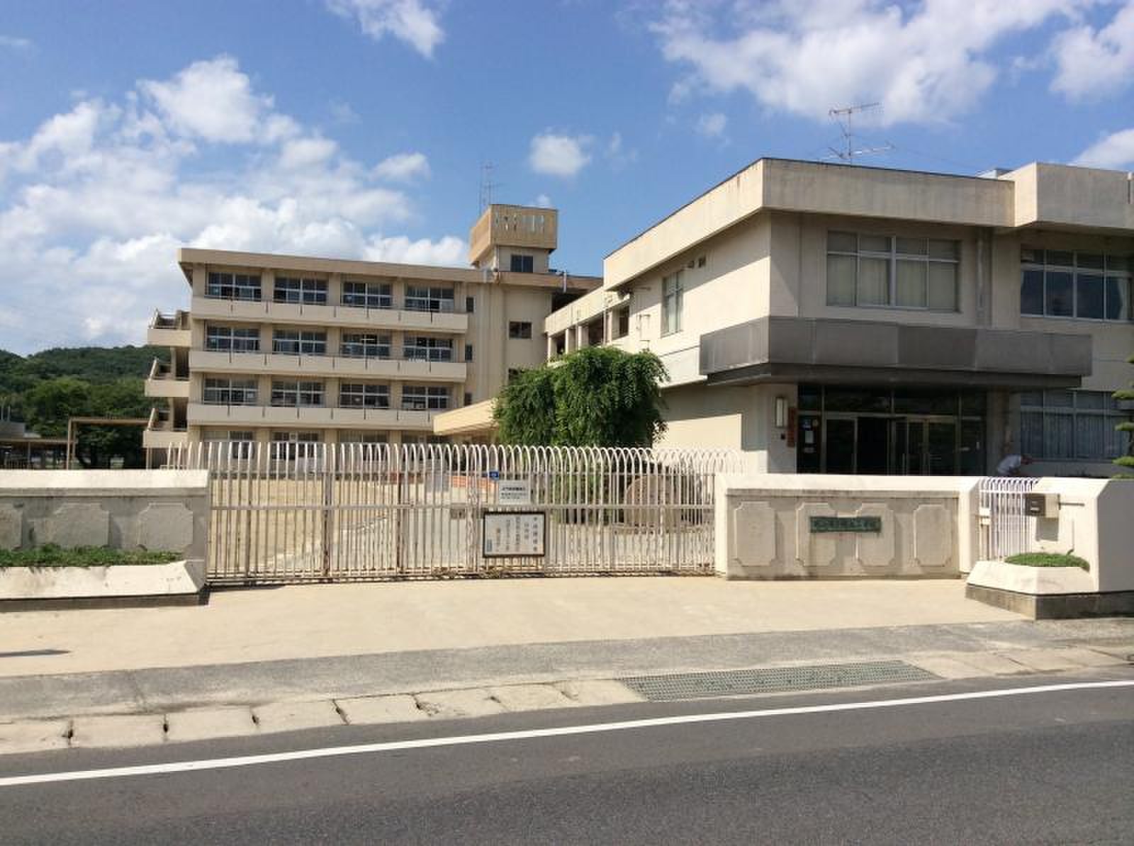 小学校　岡山市立陵南小学校（小学校）まで934m