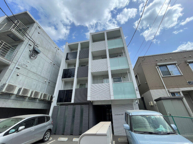 建物外観　札幌市東区北１０条東「ラ・コーザＮ１０」