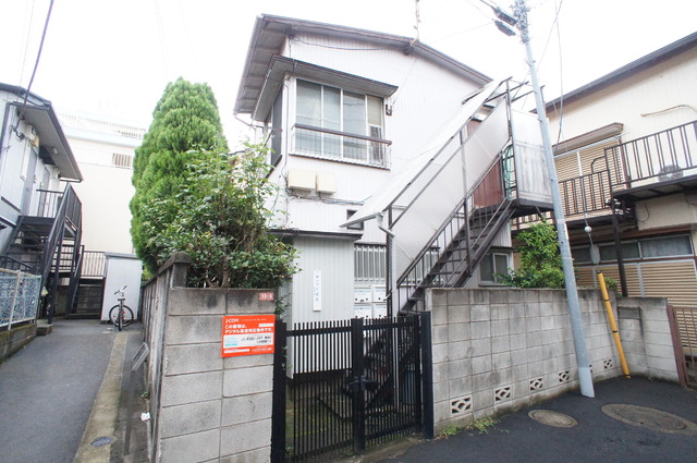 建物外観　最寄駅は京王線代田橋駅、徒歩７分の好立地です☆