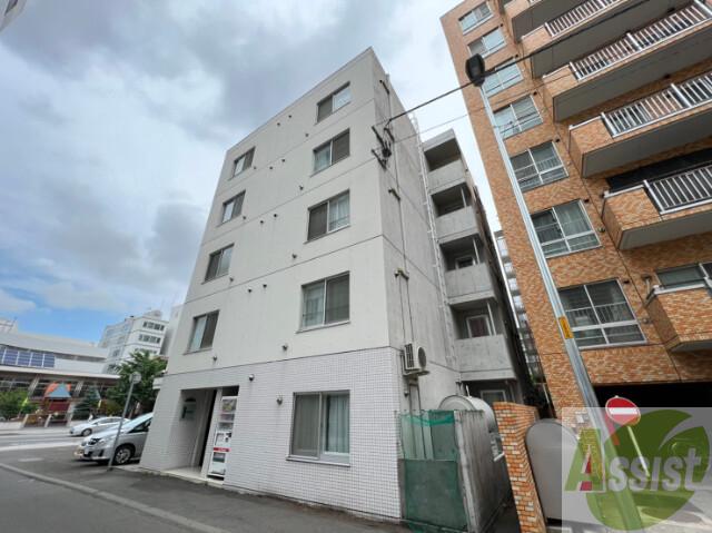 地下鉄東西線 西１８丁目駅 徒歩4分 築18年