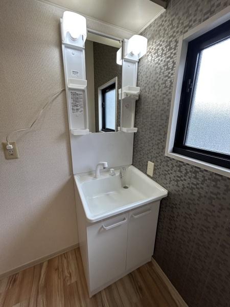 洗面設備　便利なシャンプードレッサー付き