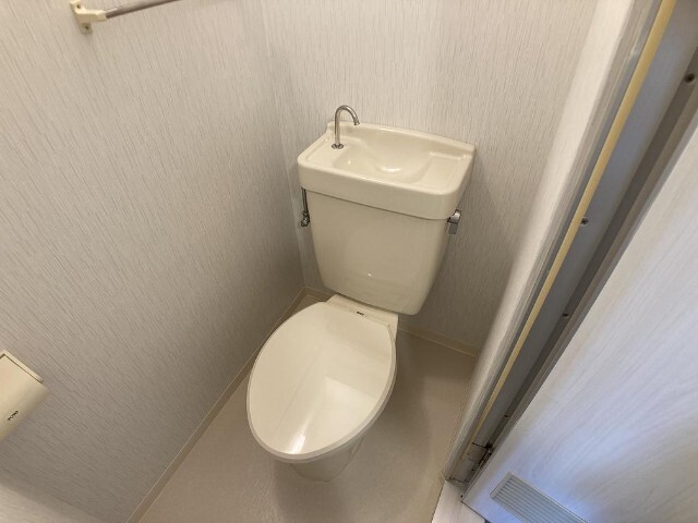 トイレ　バストイレ付き
