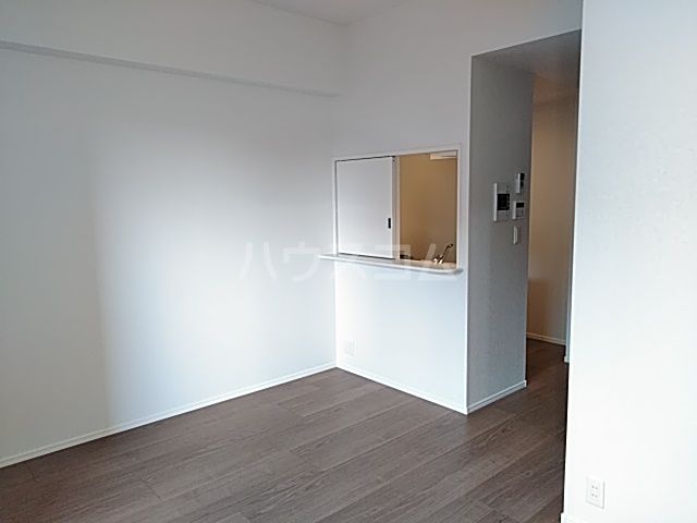 エンクレストベイ天神EASTの居間写真