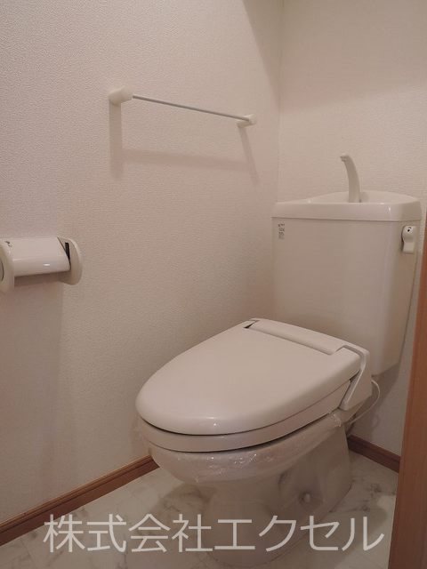 ＪＲ中央線 高尾駅 徒歩10分 2階建 築20年のトイレ写真