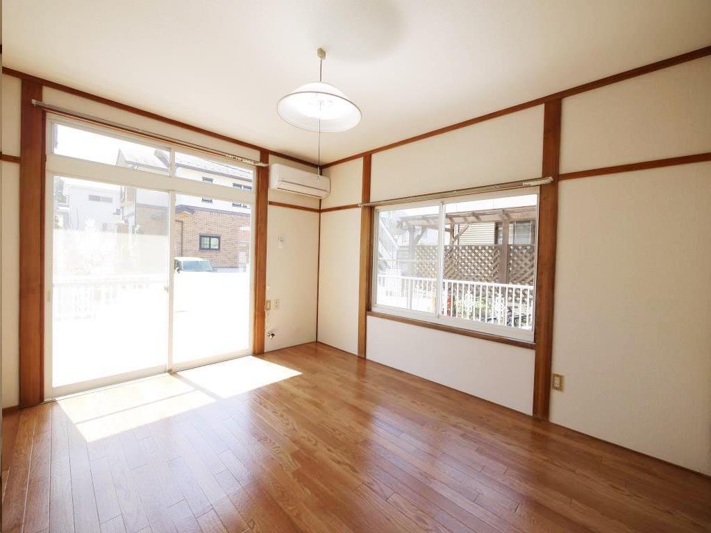 プロイセン東黒松の居間写真