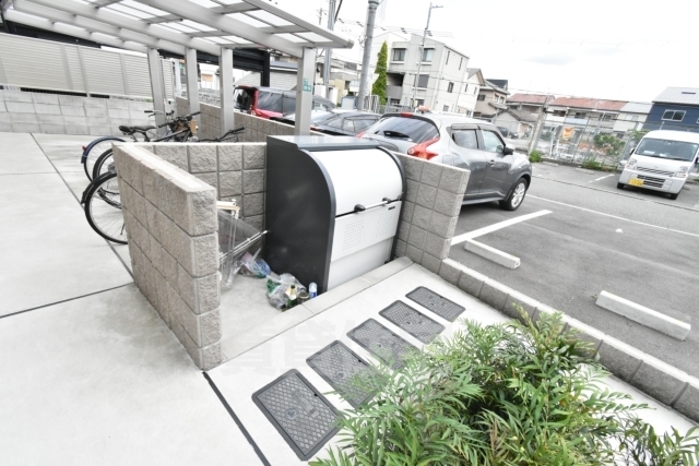 ＪＲ阪和線 津久野駅 徒歩4分 2階建 築8年の外観写真