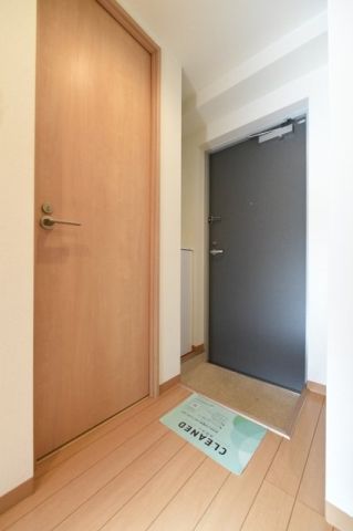 玄関　Ｌ’ｉｄｅａｌ成増　II　板橋区成増２