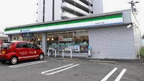 コンビニ　ファミリーマート 名北辻町二丁目店（コンビニ）まで133m