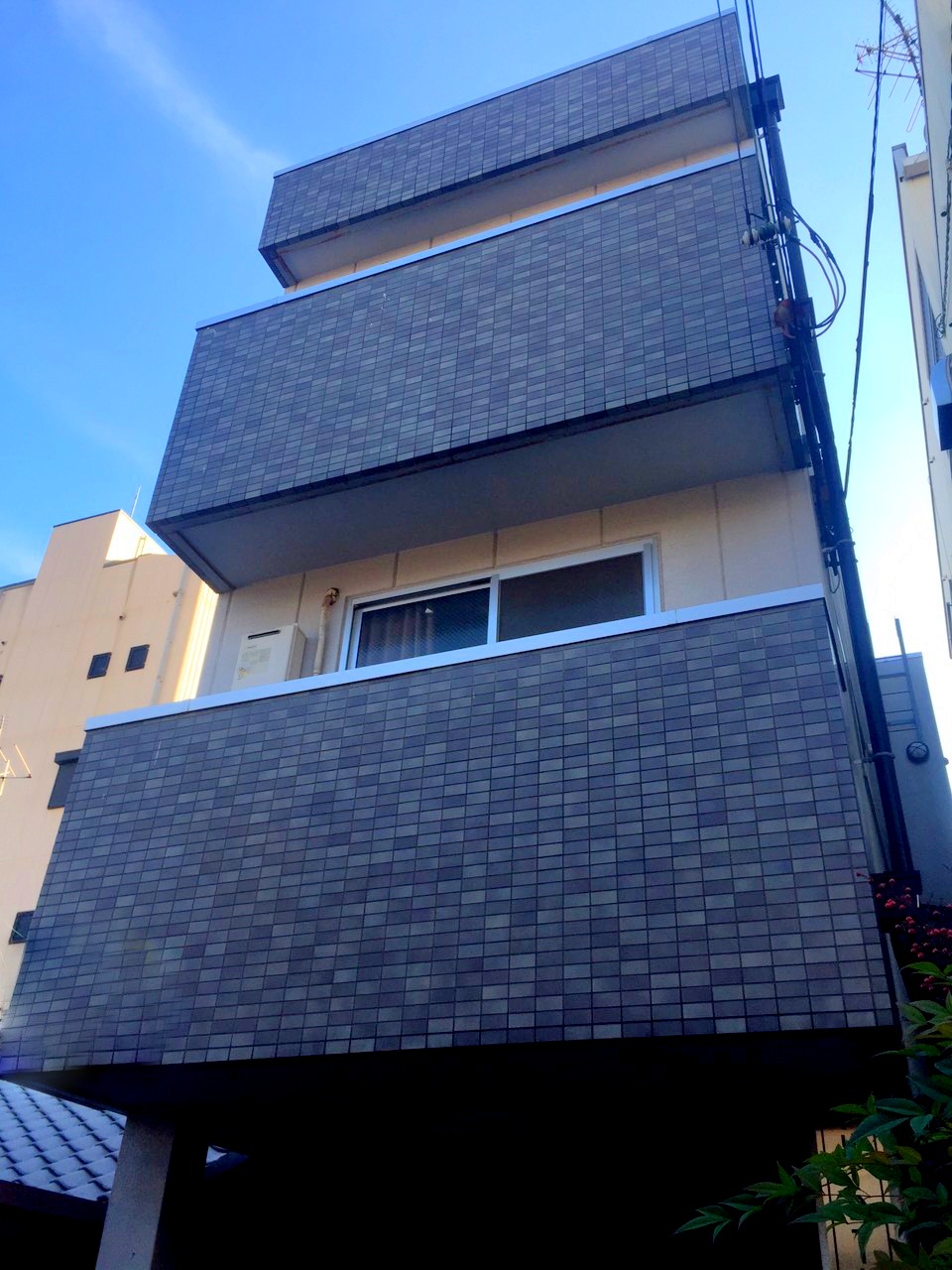 大阪市平野区平野本町のマンションの建物外観