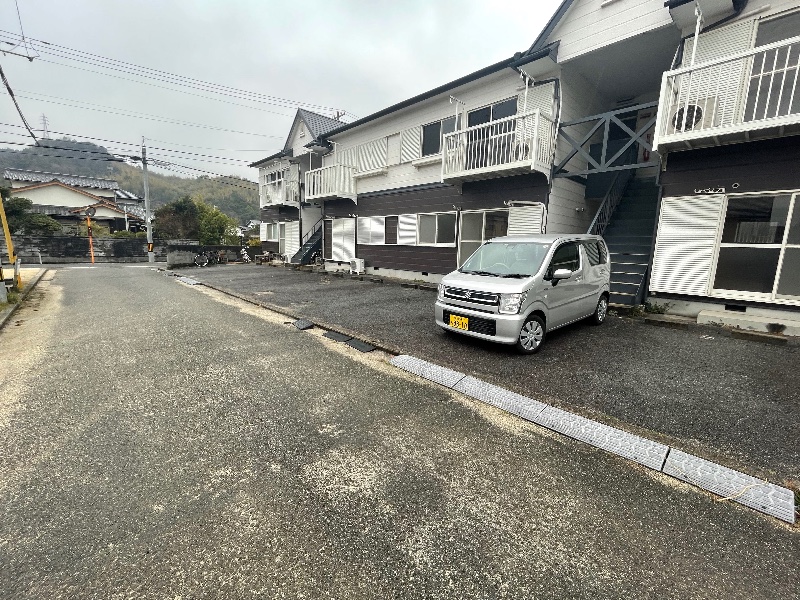 【青野ハイツの駐車場】