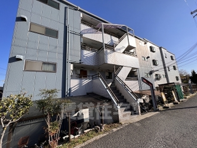 【秀和第一ハイツの建物外観】