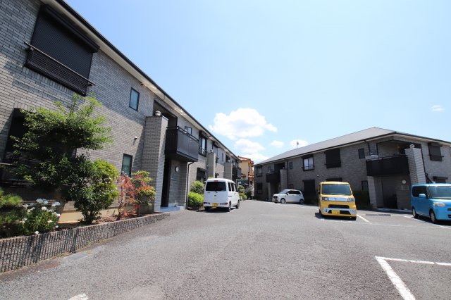 富田林市五軒家のアパートの建物外観