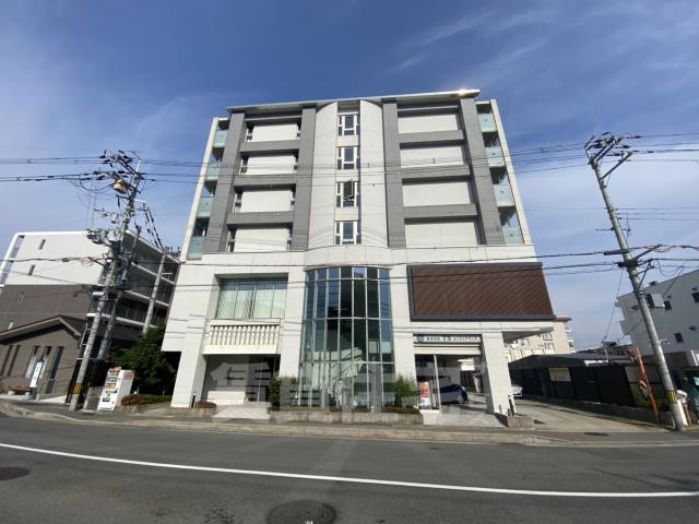 京都市右京区西京極大門町のマンションの建物外観