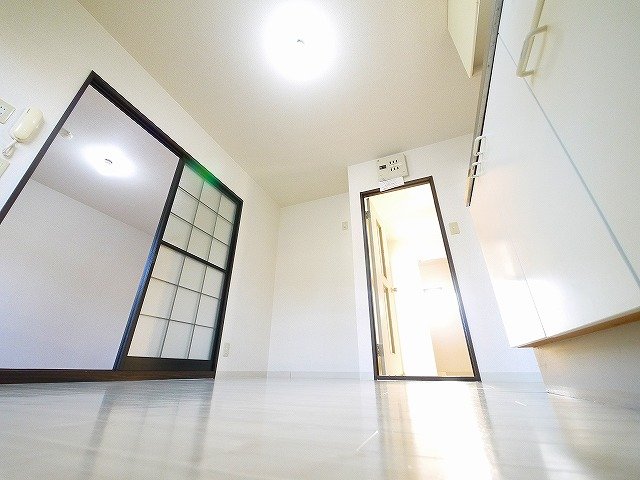 居室・リビング　ゆったり過ごせる居間です