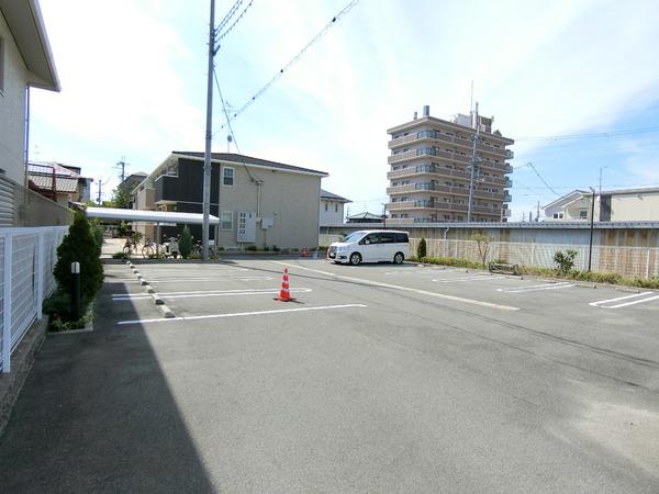 【藤井寺市大井のアパートの駐車場】