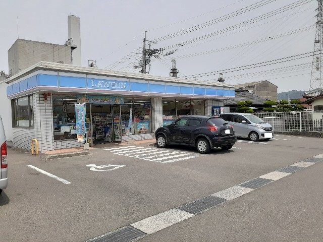 【四国中央市妻鳥町のアパートのコンビニ】