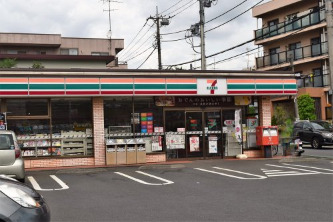 【川崎市多摩区南生田のアパートのコンビニ】