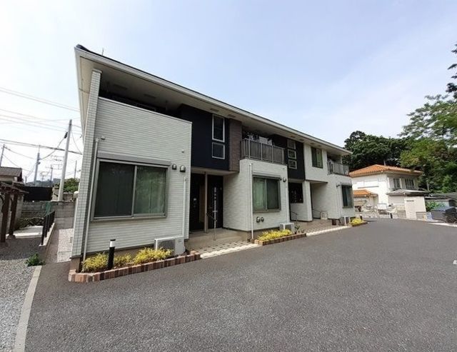 西多摩郡日の出町大字平井のアパートの建物外観