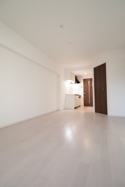 居室・リビング　☆１０．５帖の洋室☆