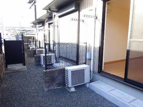 フェリーチェヴィッラ　バルコニー　専用庭
