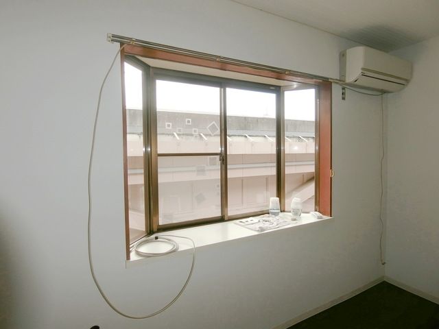 その他部屋・スペース　出窓