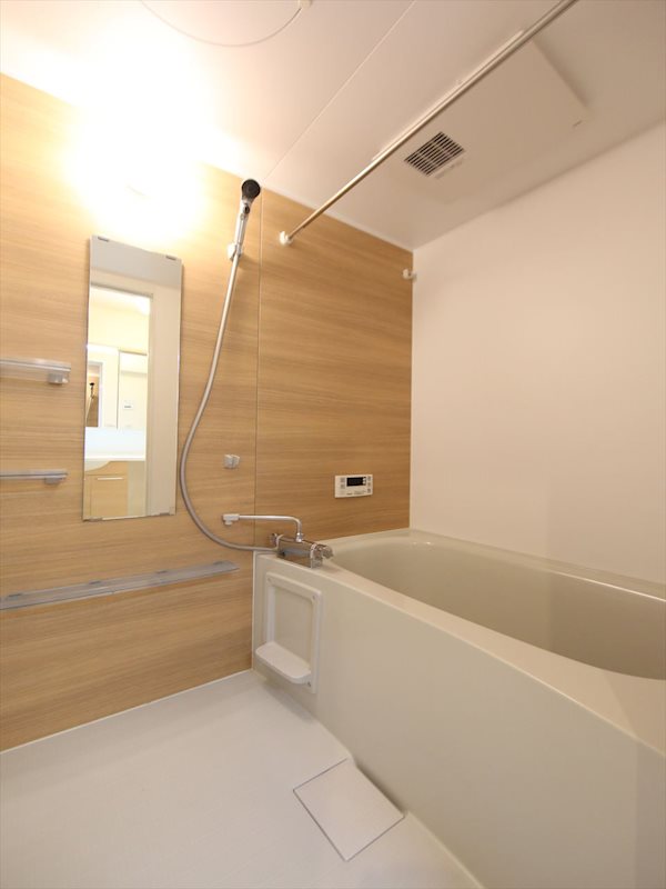 バス・シャワールーム　バスルーム　浴室暖房乾燥機