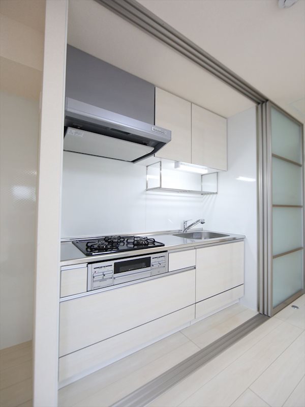 キッチン　システムキッチン　3口ガスコンロ　グリル付