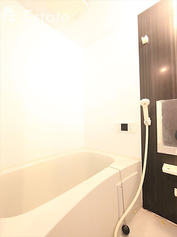 バス・シャワールーム　バスルーム