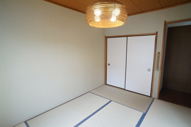 その他部屋・スペース　和室６畳※照明器具は賃貸に含まれません。※２０２３年