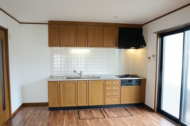 キッチン　システムキッチンガスコンロ３口（グリル付）※２０２３