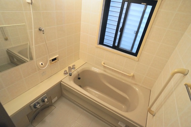 バス・シャワールーム　窓あり♪追い焚き可※２０２３年１１月撮影